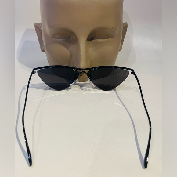 New Women’s Balenciaga Sunglasses - Picture 8 of 12